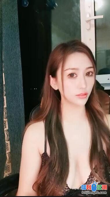 【高颜值巨乳主播】绿播转黄播的平台颜值天花板巨乳主播，BB也很肥嫩【1.46G】