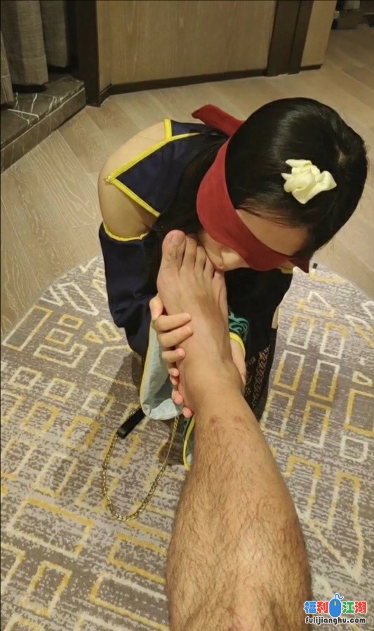 极品网红美女【兔牙蛇蛇，蛇信子】不雅自拍合集 人前清纯人后放荡 [44v,3.44G,百度云]
