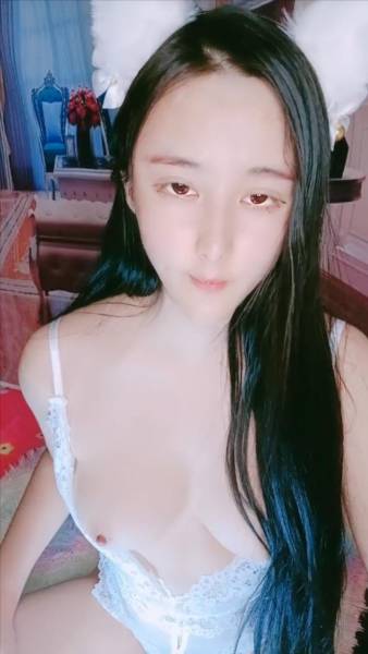 超清纯乖乖女刚下海不久，情趣耳朵开档[1V 620M][百度盘]
