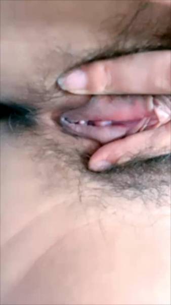露脸气质不错的小妹妹在家独自诱惑狼友直播[1V 227M 百度盘]