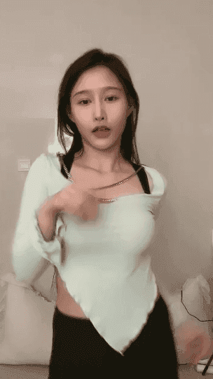 樱桃】顶级绿播女神~尺度升级~道具自慰抠逼~完全放飞~ 图03