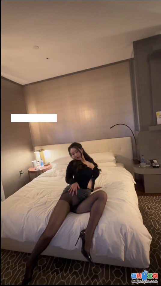抖音巨乳】王俪丁 复出后真空无内福利诱惑 原声高清 图04