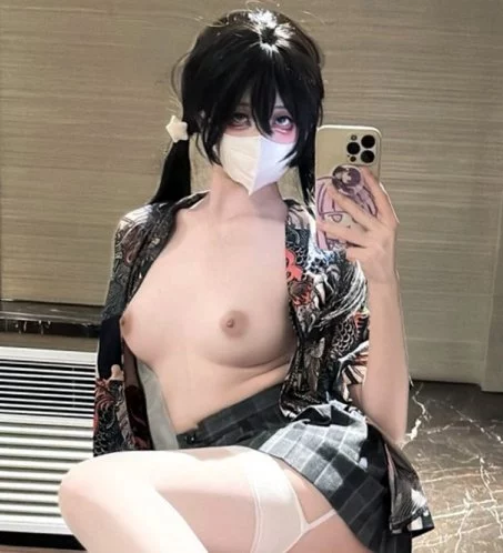 一只可悲的牛@Borsellino [福利订阅] 20分钟 顶级Cos白虎萝莉 可欲可甜私拍合集 [268PnV-983MB]
